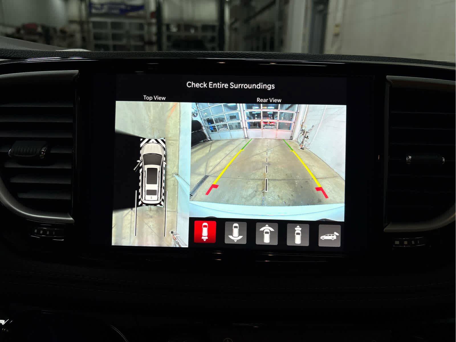 New 2026 Chrysler Pacifica Pinnacle w/ Trailer Tow Group image 15