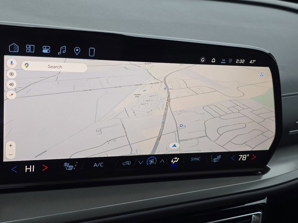 New 2026 Chevrolet Traverse LT w/ Midnight/Sport Edition image 3