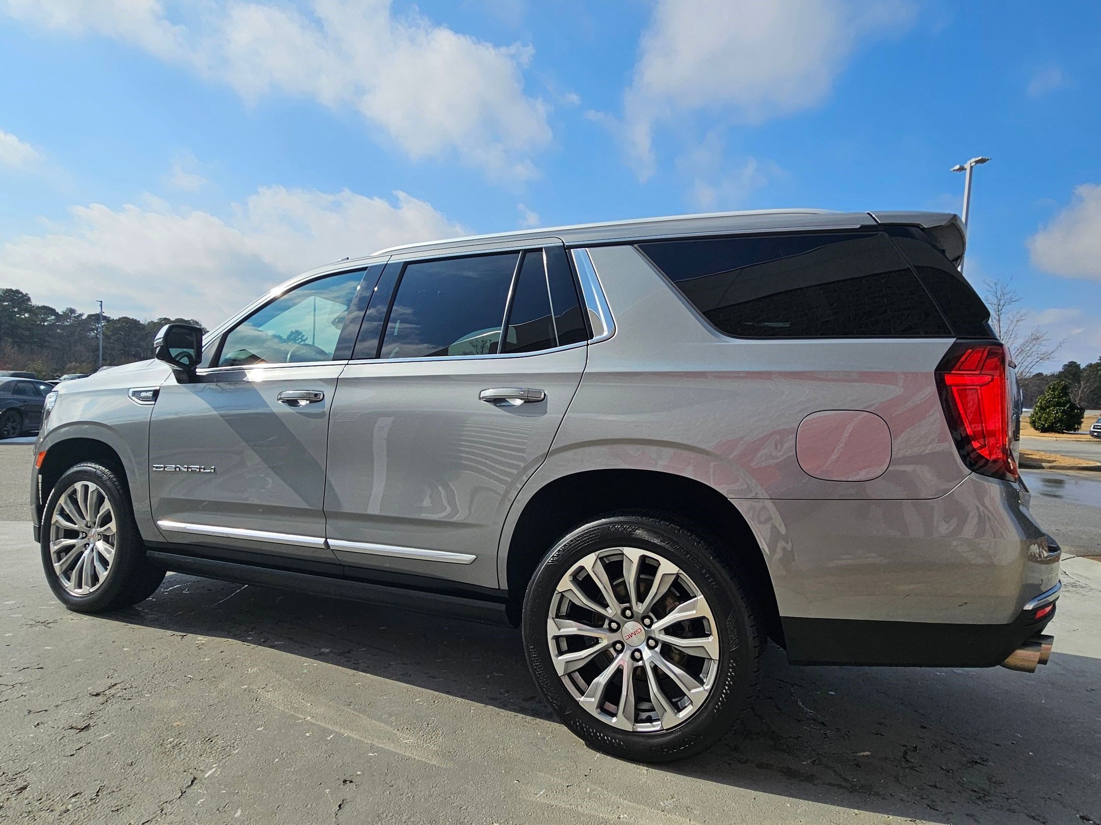 Used 2023 GMC Yukon Denali image 5