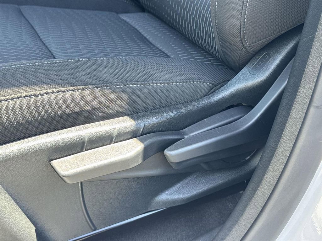 New 2026 Chevrolet Equinox LT w/ Safety and Technology Package FWD image 23