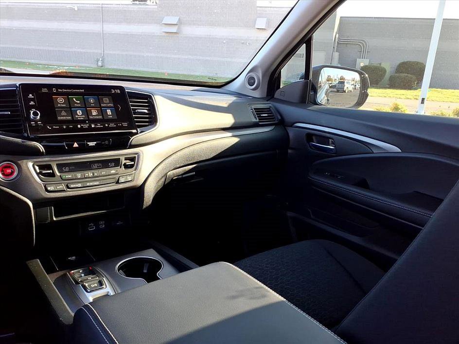 Used 2024 Honda Ridgeline Sport image 19