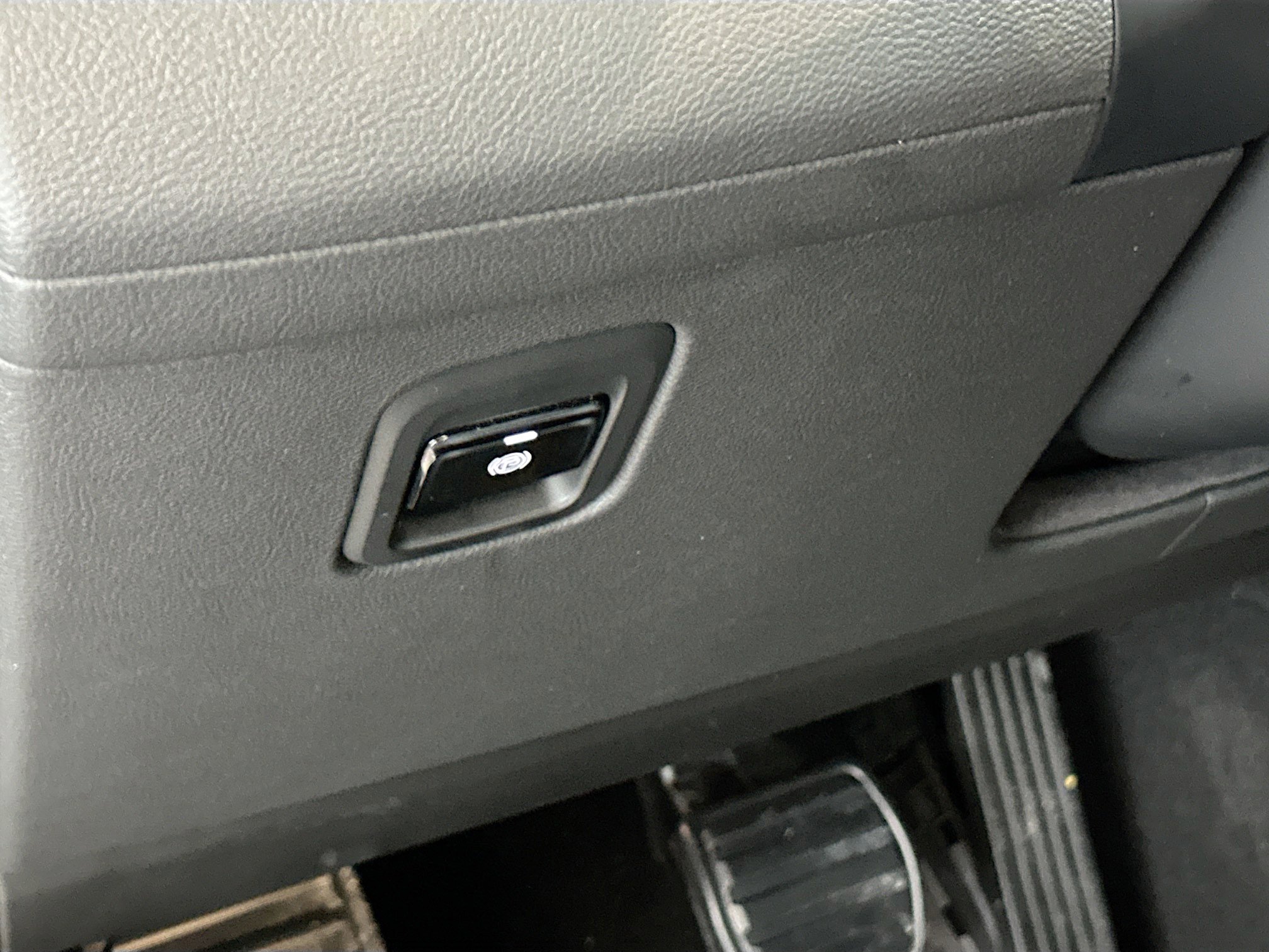 Used 2023 Maserati Grecale GT image 10