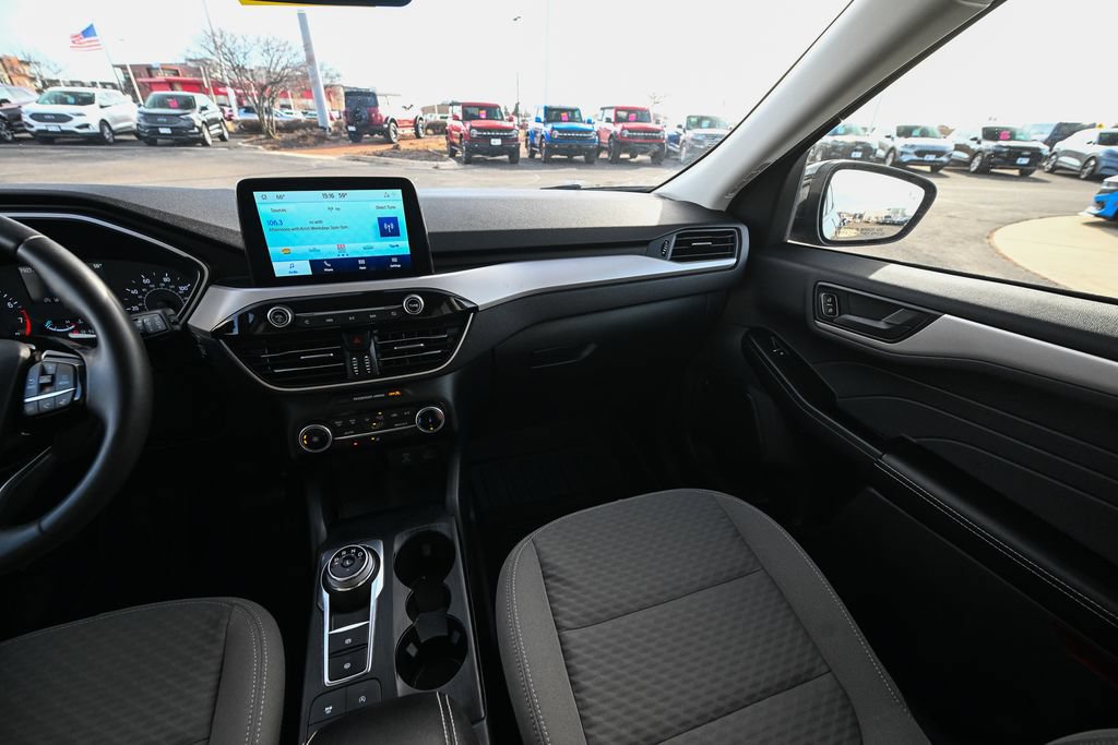 Certified 2022 Ford Escape SE w/ SE Sport Appearance Package AWD/4WD image 32