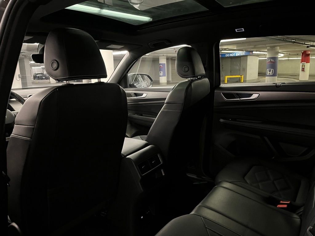 Used 2024 Volkswagen Atlas Cross Sport SE w/ Panoramic Sunroof Package image 21