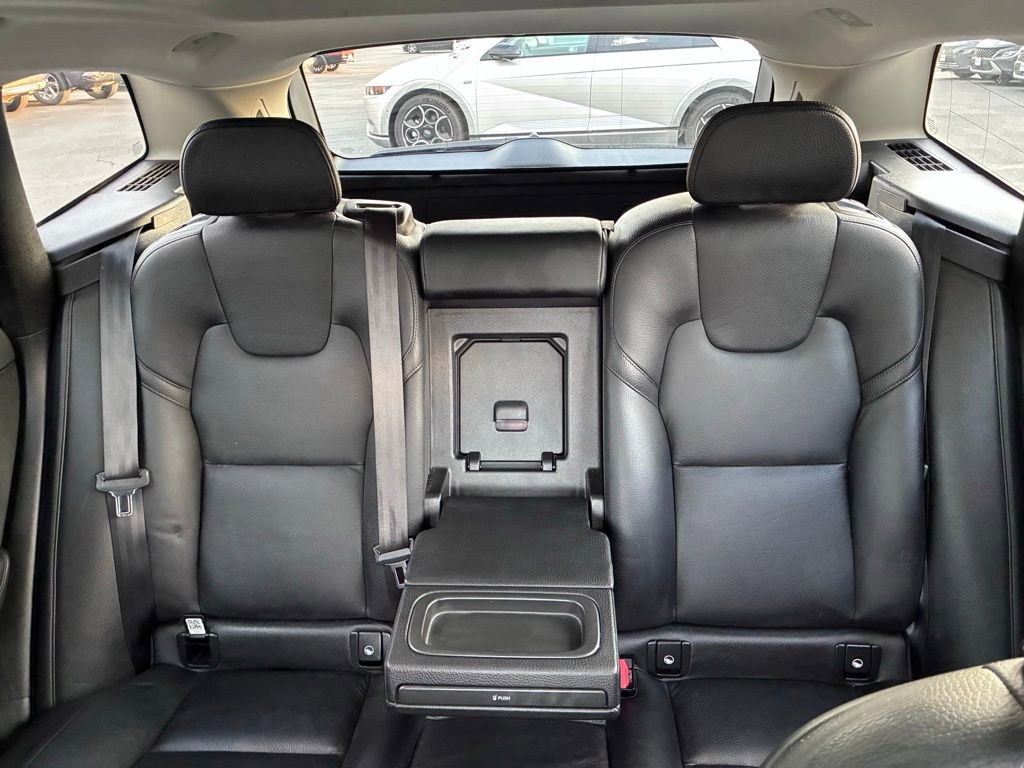 Used 2019 Volvo XC60 T6 Momentum w/ Premium Package image 19