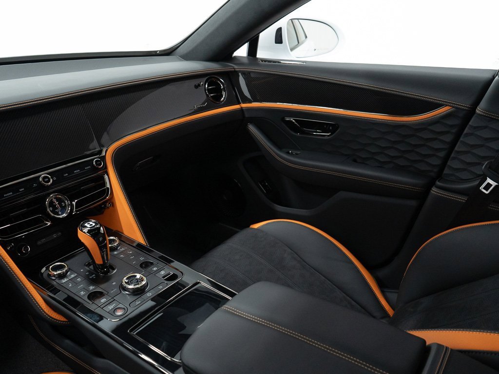 Used 2025 Bentley Flying Spur Plug-In Hybrid image 30