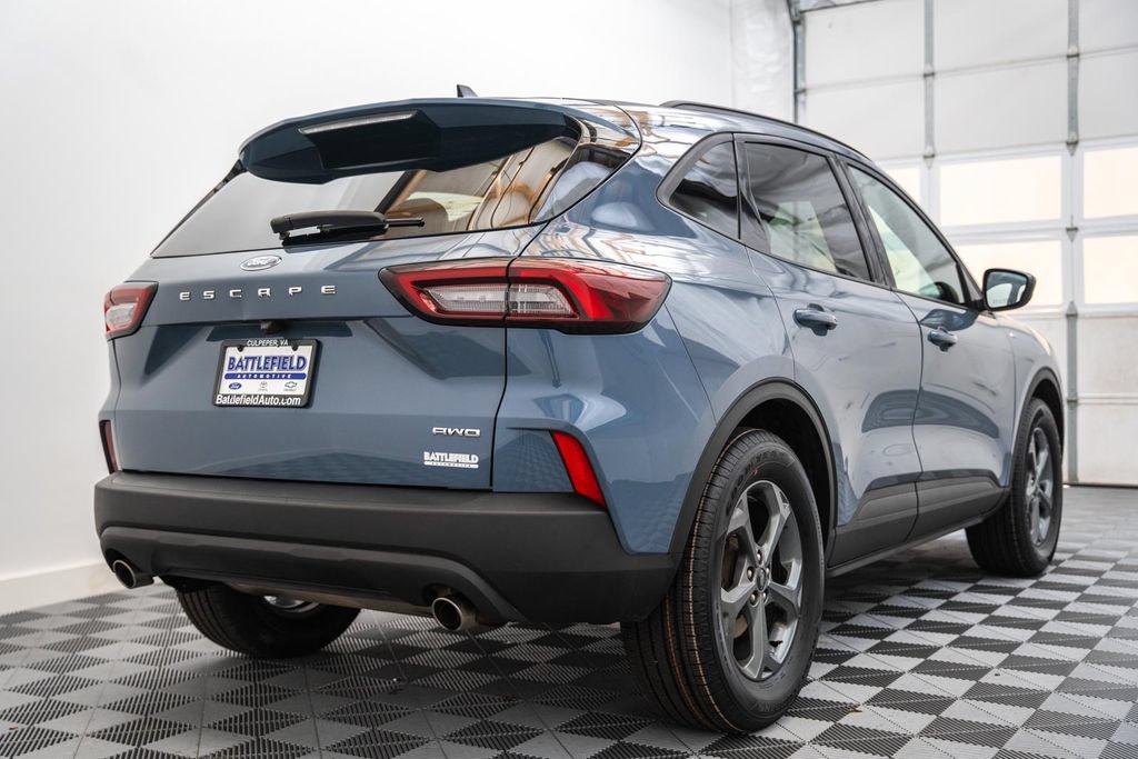 Certified 2025 Ford Escape ST-Line AWD/4WD image 5