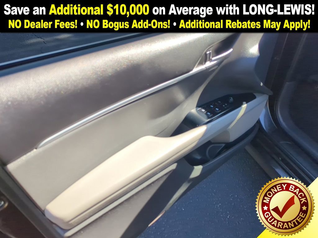 Used 2018 Toyota Camry LE image 16