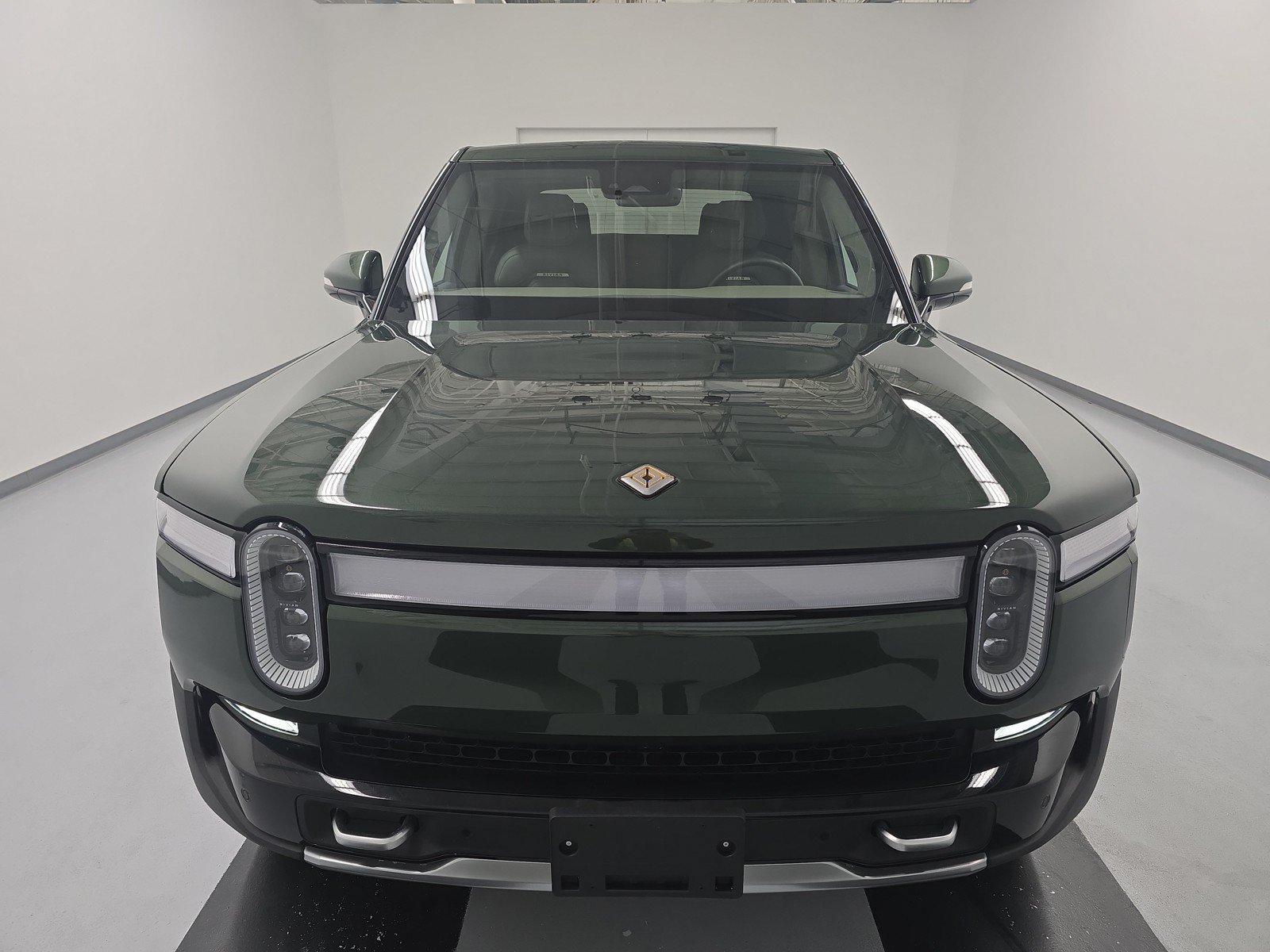 Used 2024 Rivian R1T Adventure AWD/4WD image 8
