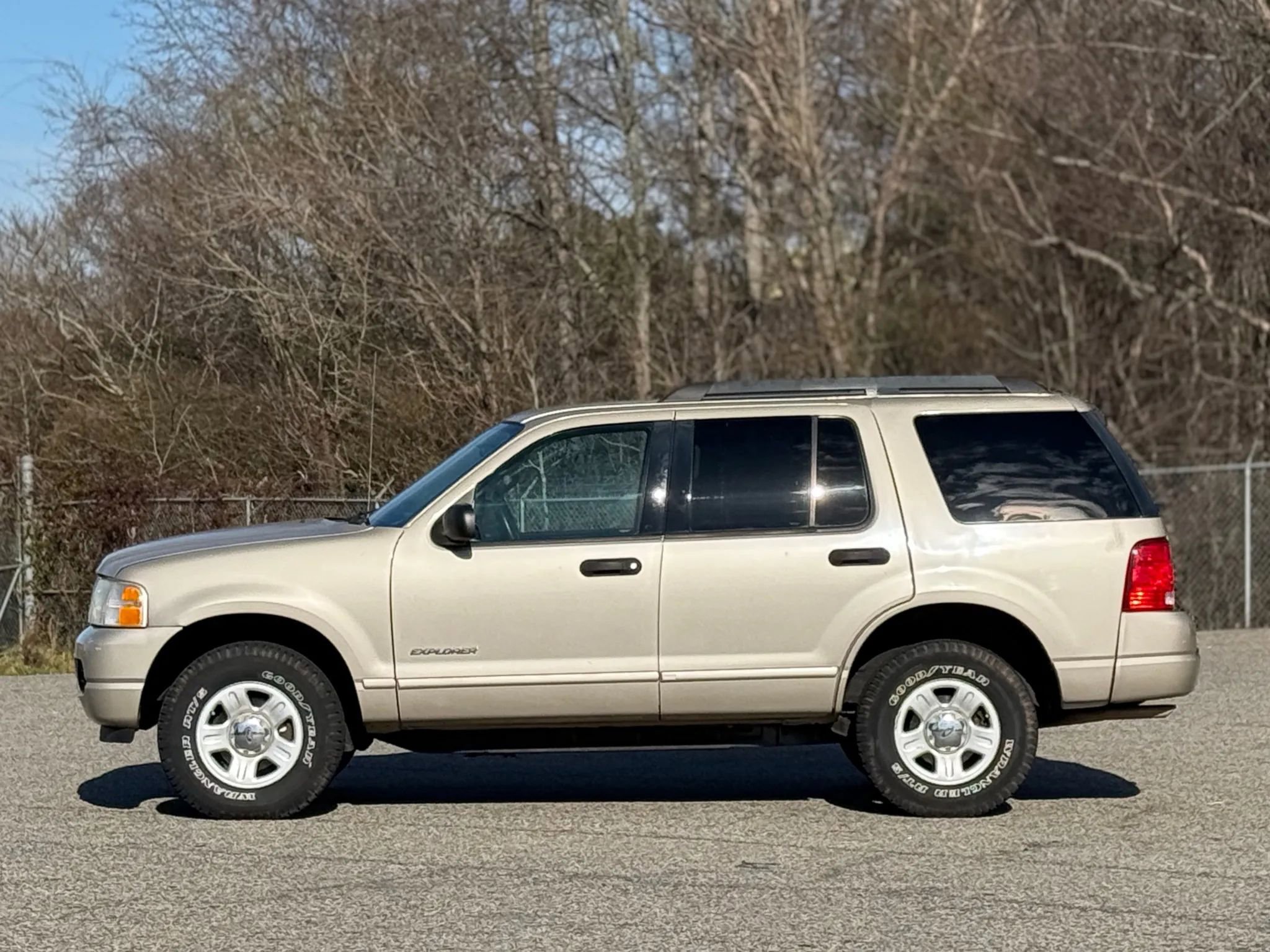 Used 2005 Ford Explorer Sport XLS RWD image 10