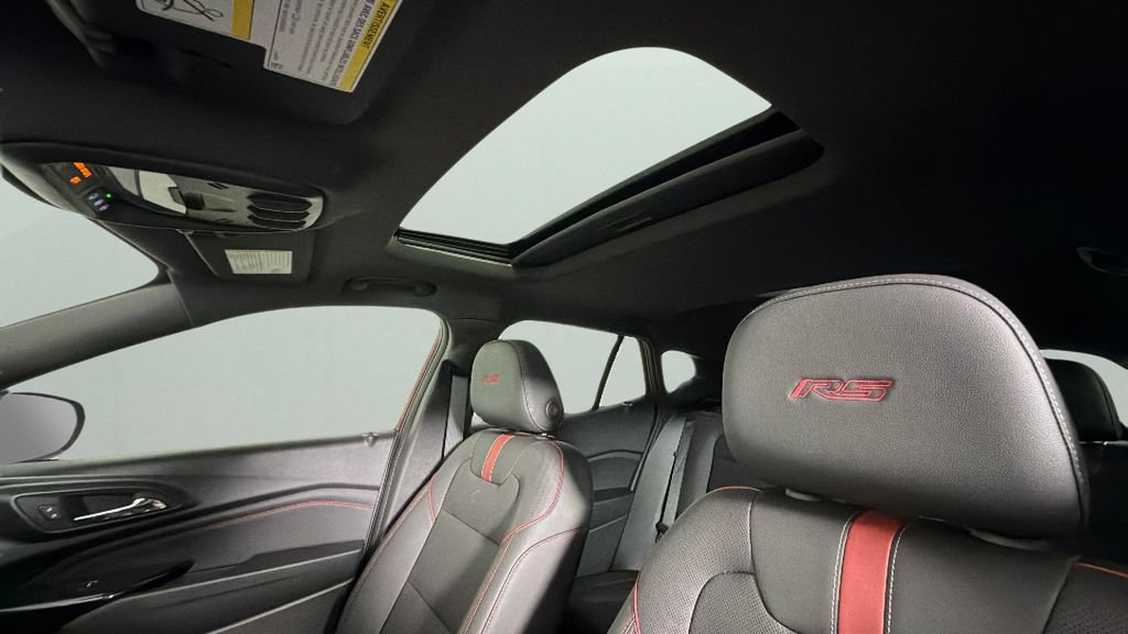 Certified 2024 Chevrolet Trax RS w/ Sunroof Package FWD image 26