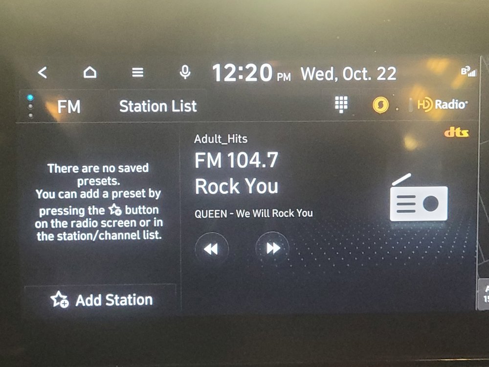 Used 2024 Hyundai Elantra SEL image 25