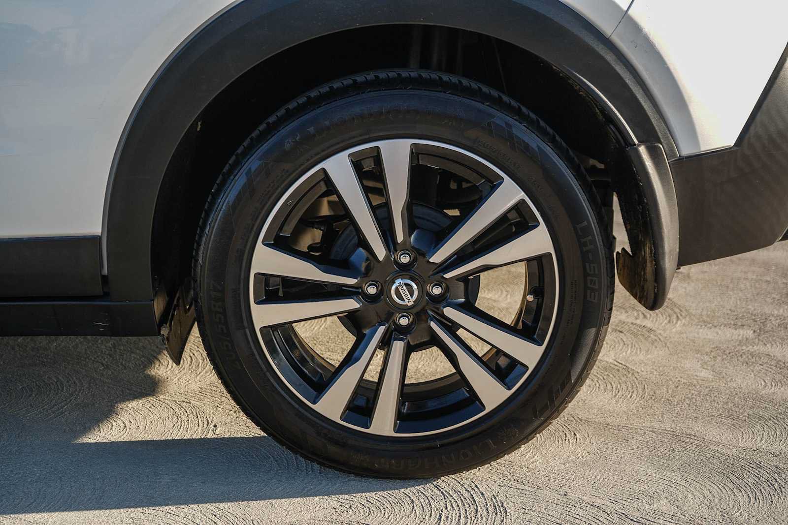 Used 2020 Nissan Kicks SV FWD image 10