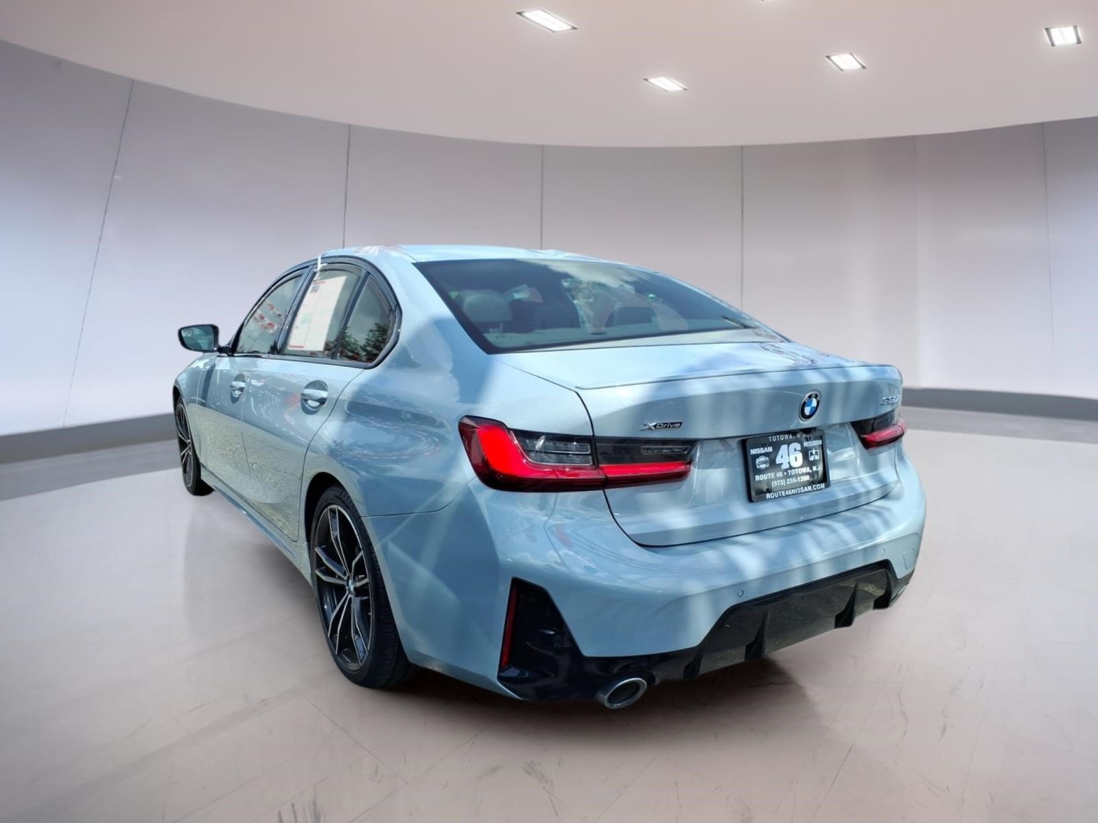 Used 2024 BMW 330i xDrive Sedan AWD/4WD image 3