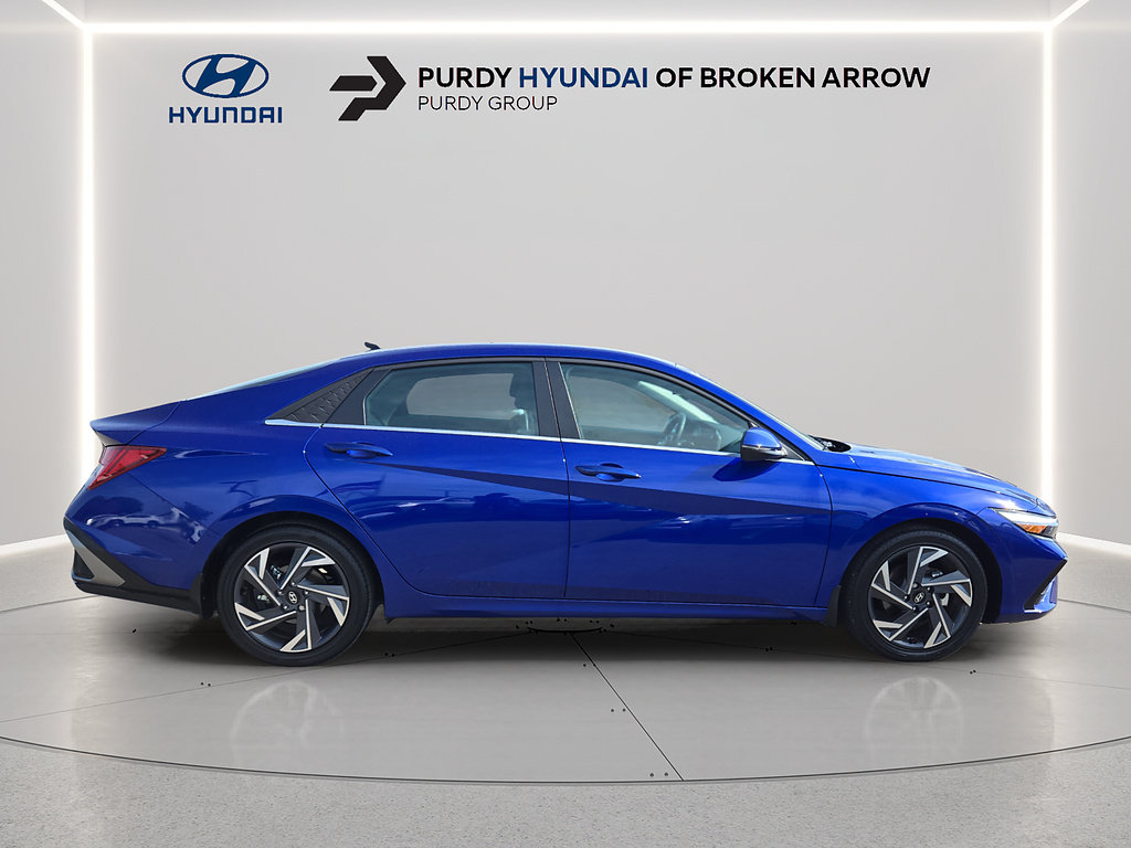 Certified 2025 Hyundai Elantra Limited FWD image 7