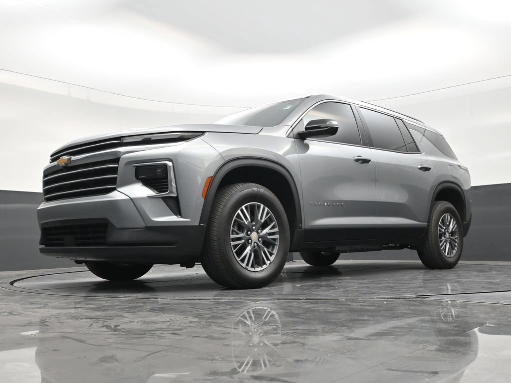 Used 2026 Chevrolet Traverse LT FWD image 18