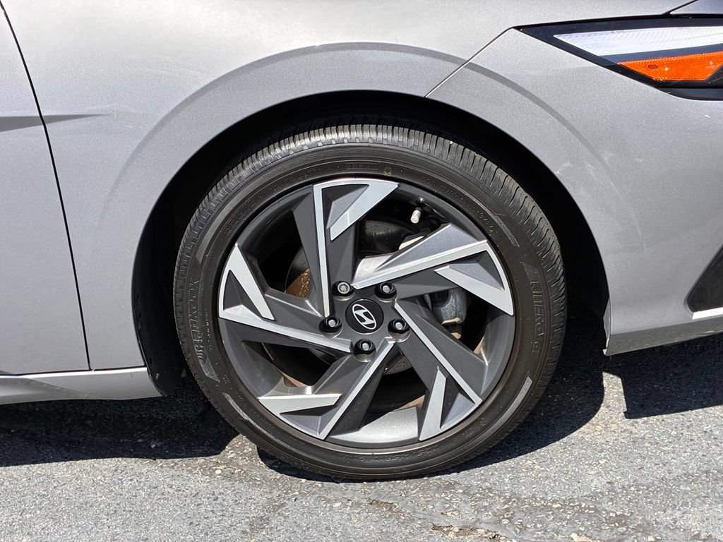 Certified 2024 Hyundai Elantra Limited FWD image 51