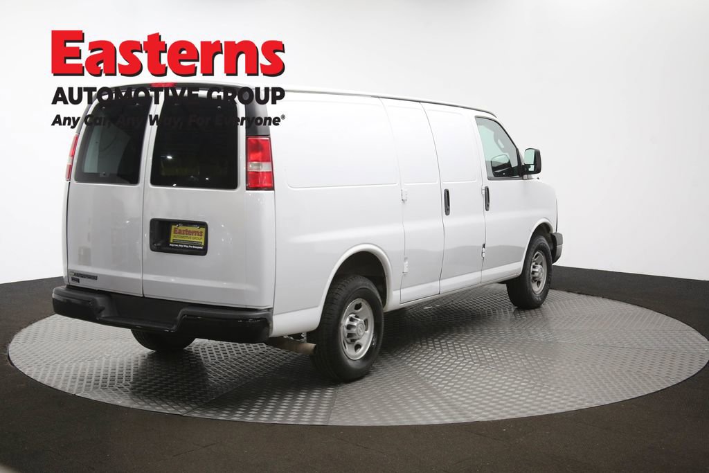 Used 2017 Chevrolet Express 2500 image 40