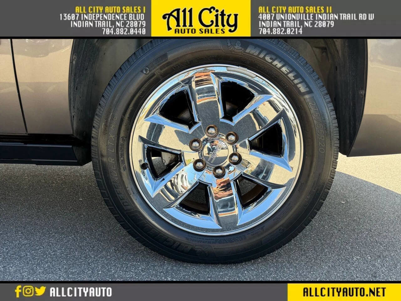 Used 2011 GMC Yukon XL SLT w/ SLT-2 Equipment Package RWD image 32