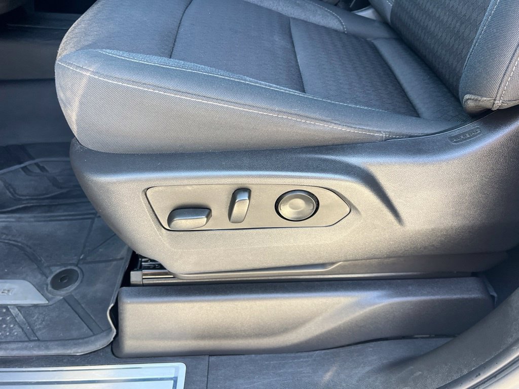 Used 2023 Chevrolet Silverado 1500 LT AWD/4WD image 30