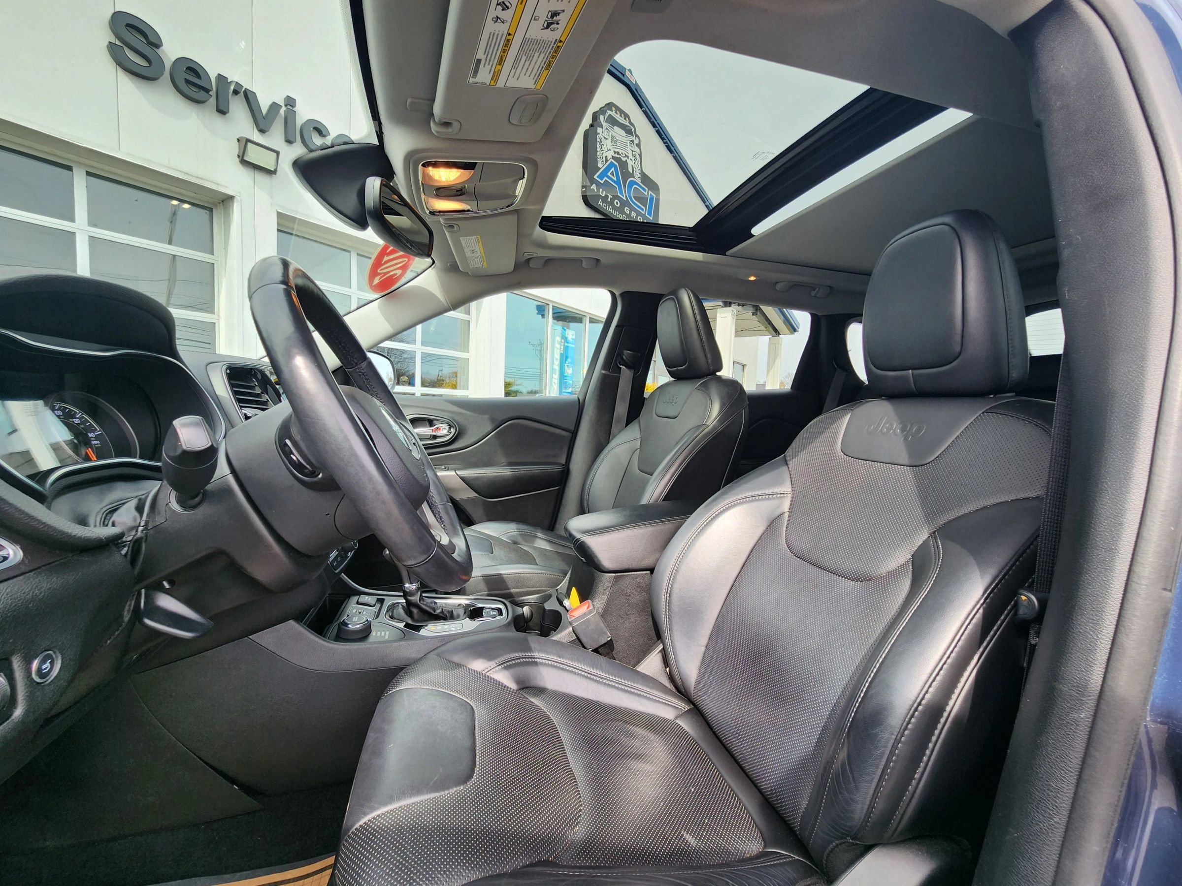 Used 2019 Jeep Cherokee Limited image 27