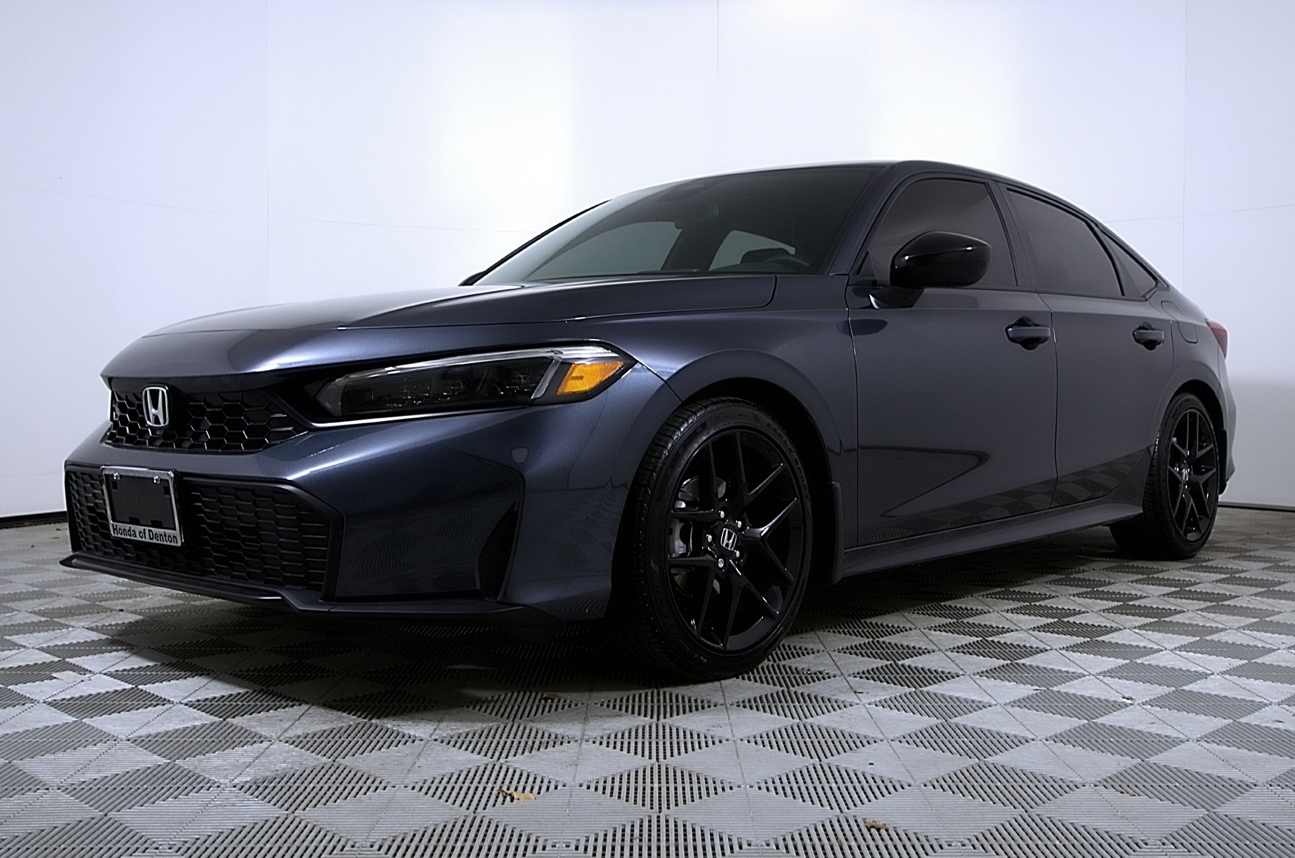 Used 2025 Honda Civic Sport image 2