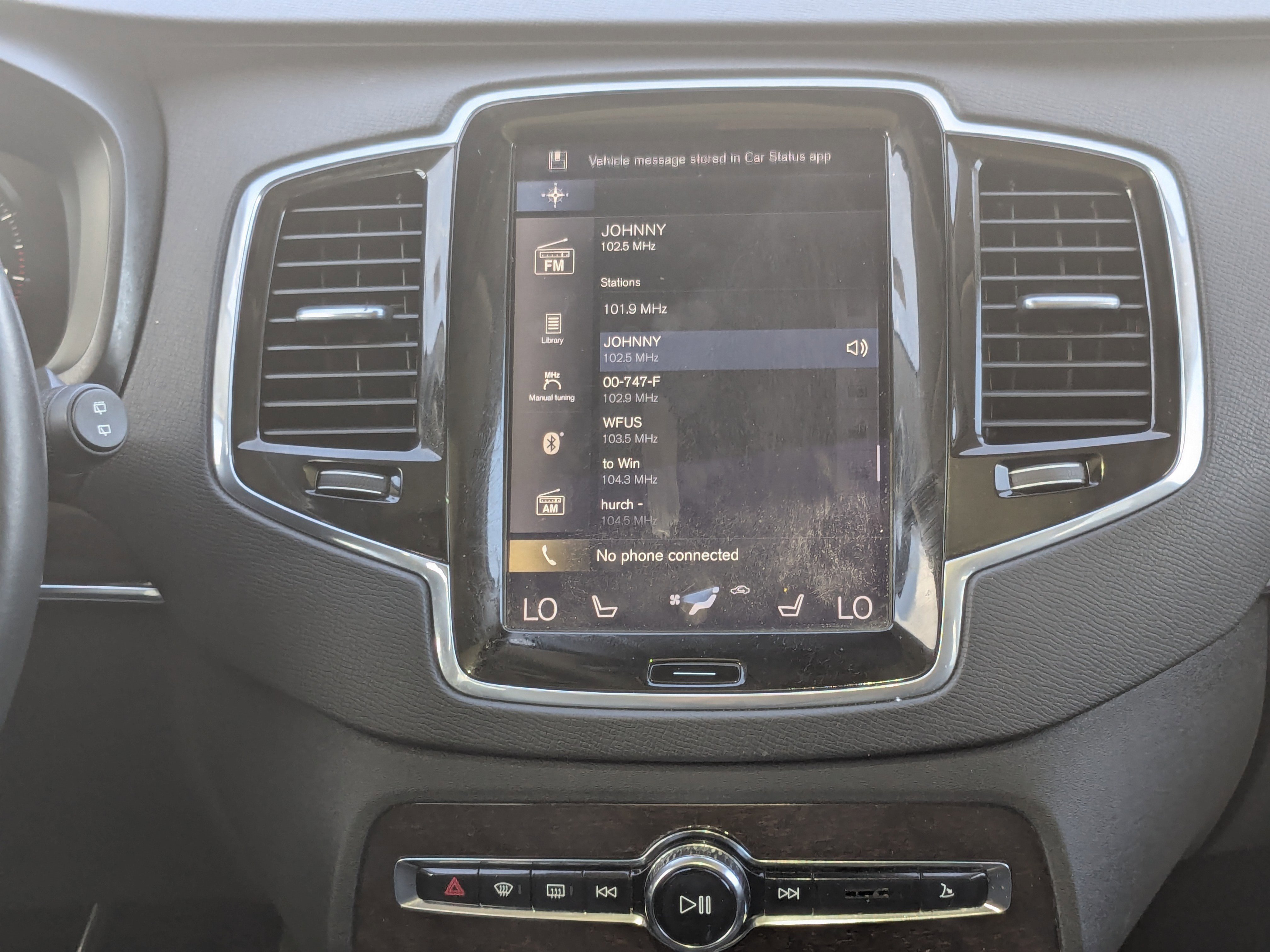 Used 2017 Volvo XC90 T6 Momentum w/ Vision Package image 24