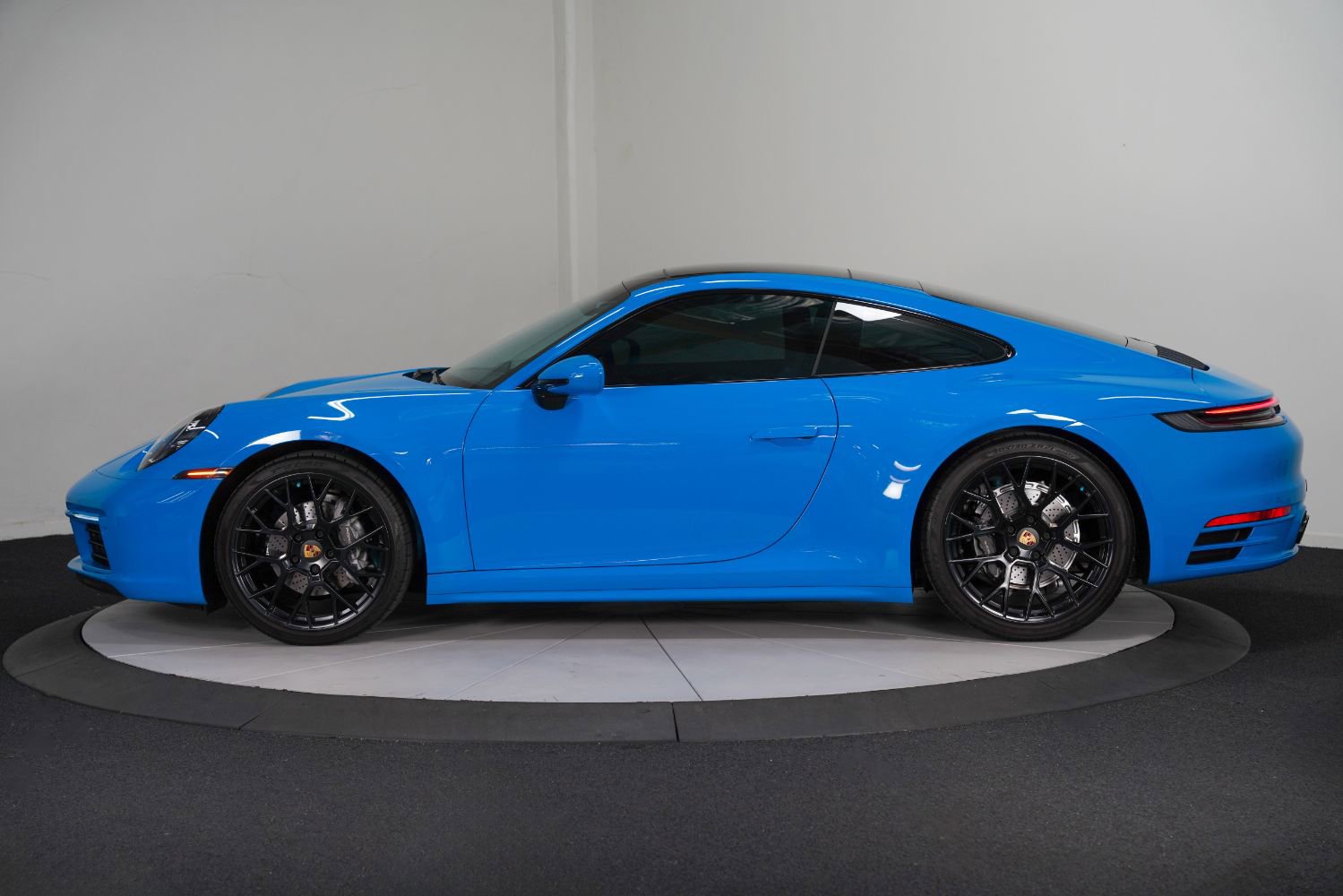 Used 2023 Porsche 911 Carrera w/ Sport Chrono Package RWD image 7