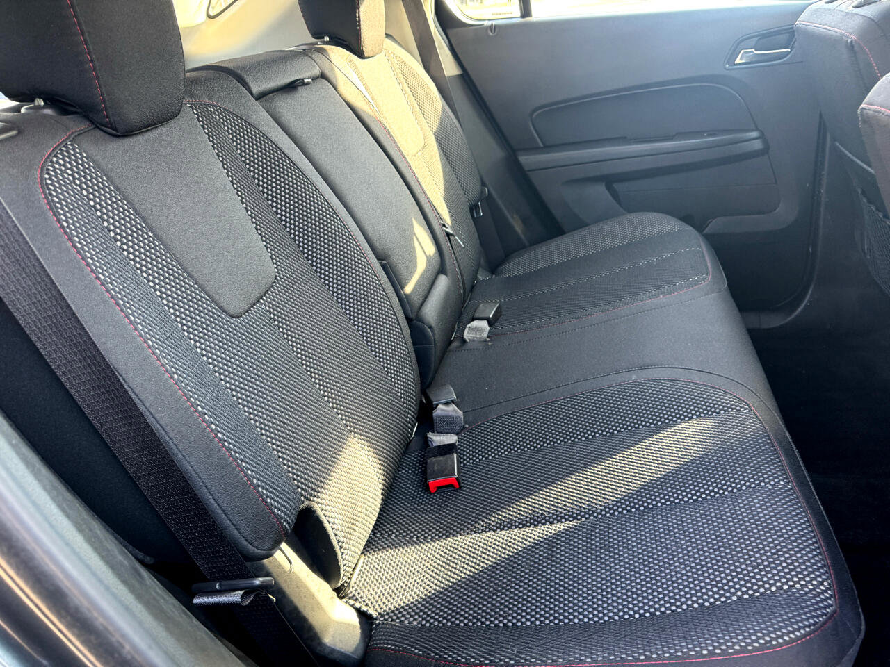 Used 2017 Chevrolet Equinox LS image 40