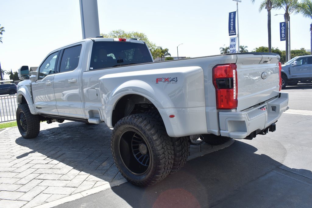Used 2025 Ford F450 Lariat w/ FX4 Off-Road Package image 34