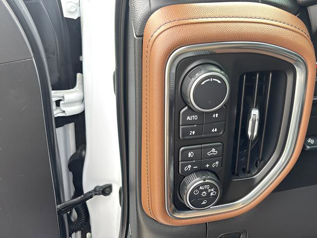 Used 2019 Chevrolet Silverado 1500 High Country w/ Technology Package image 22