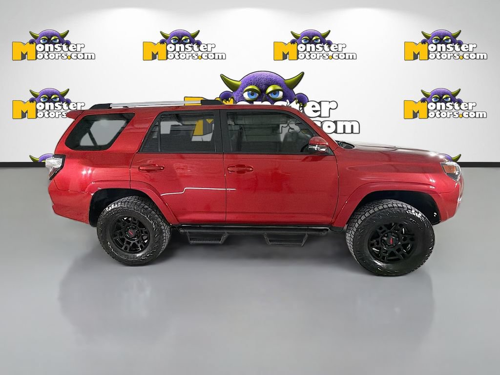 Used 2022 Toyota 4Runner SR5 Premium w/ Moonroof Package AWD/4WD image 4
