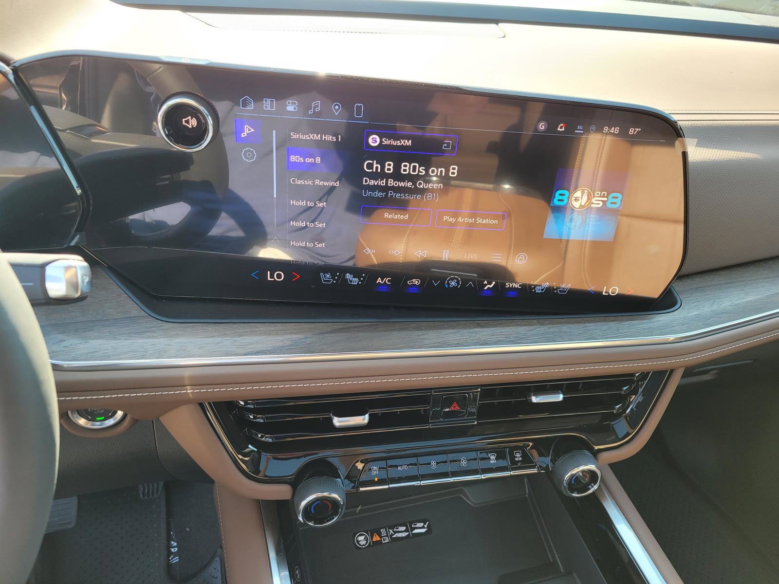 New 2026 Chevrolet Tahoe High Country AWD/4WD image 15