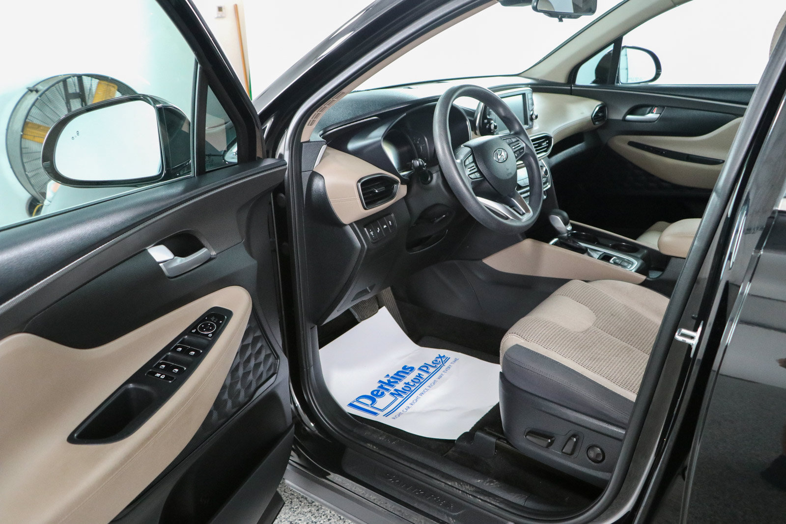 Used 2020 Hyundai Santa Fe SEL w/ Cargo Package FWD image 3