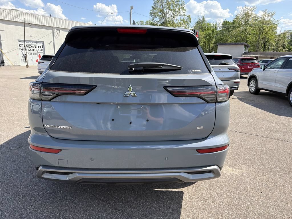 New 2026 Mitsubishi Outlander SE AWD/4WD image 5