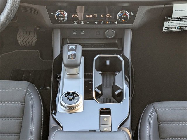 New 2026 Mitsubishi Outlander SE image 19