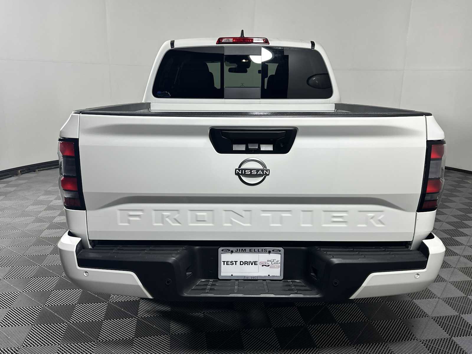Used 2025 Nissan Frontier SV RWD image 10