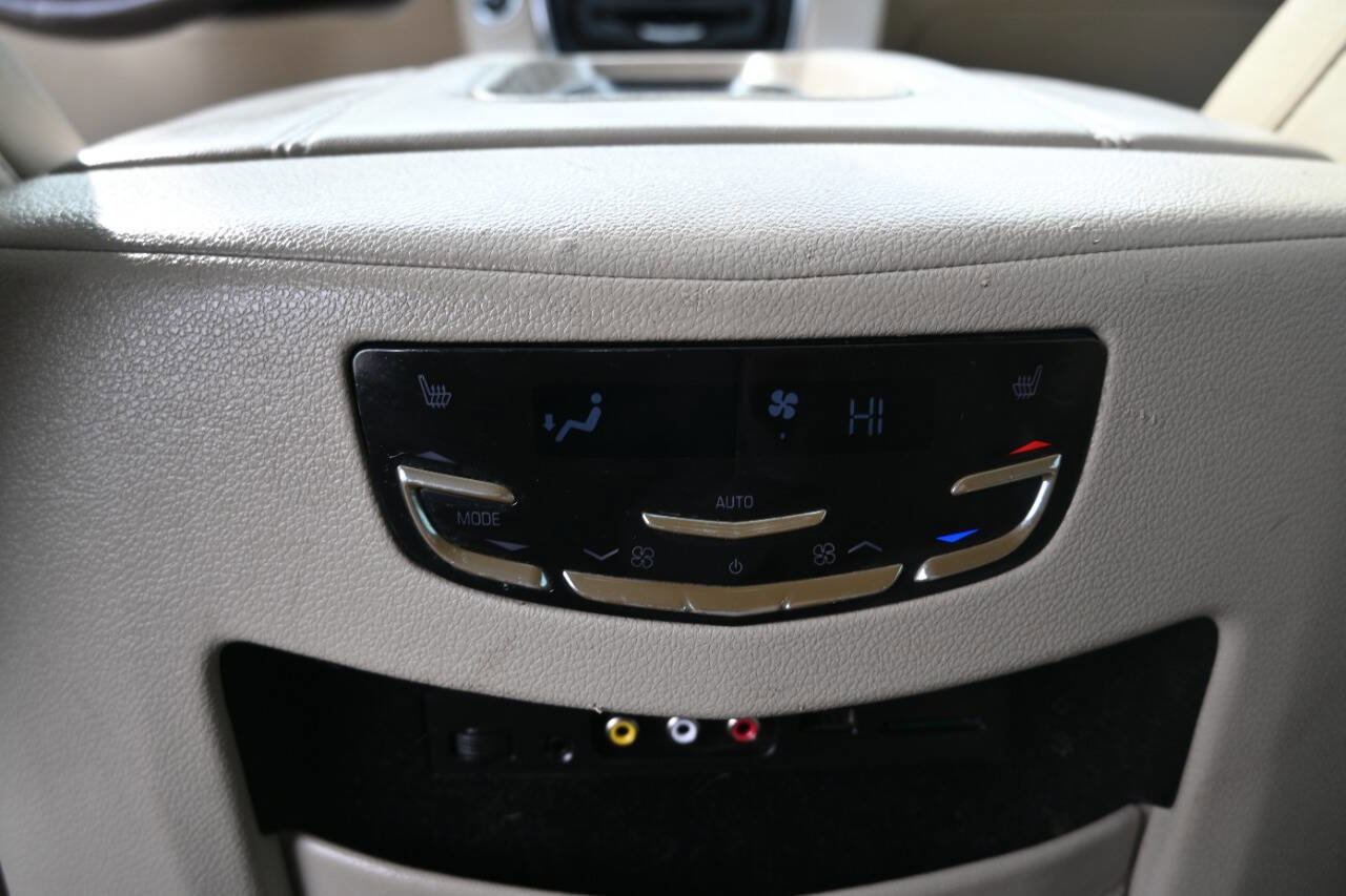 Used 2015 Cadillac Escalade Luxury RWD image 23