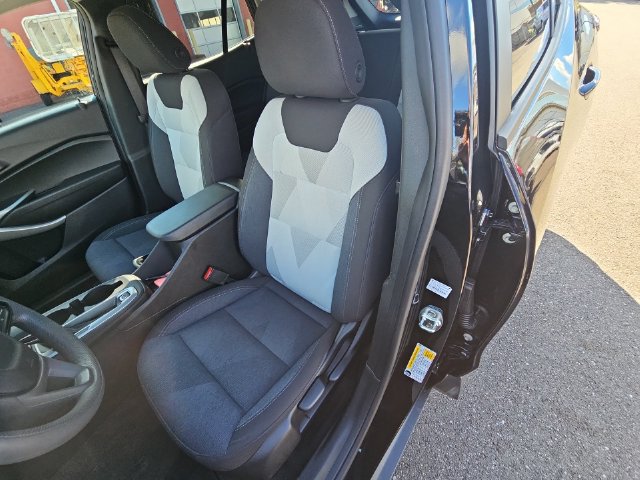 Used 2025 Chevrolet Trax LS w/ LS Convenience Package FWD image 28