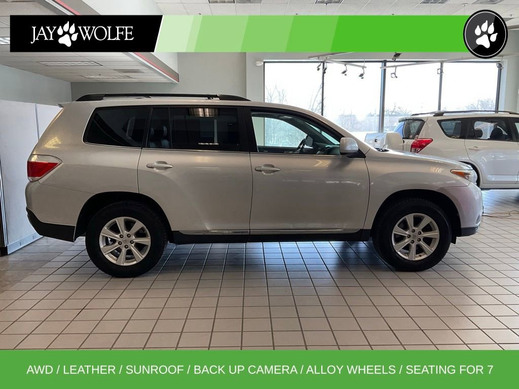 Used 2011 Toyota Highlander SE w/ Tow Pkg image 6