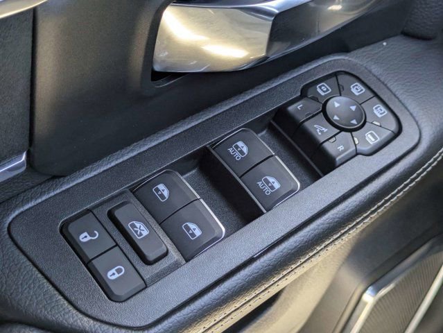 Used 2026 RAM 3500 Laramie AWD/4WD image 21