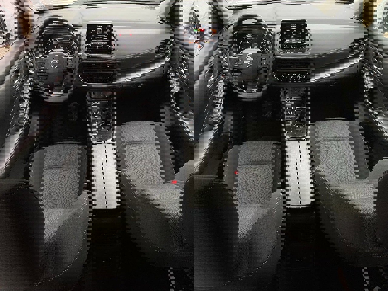 Used 2025 Nissan Rogue SV image 20