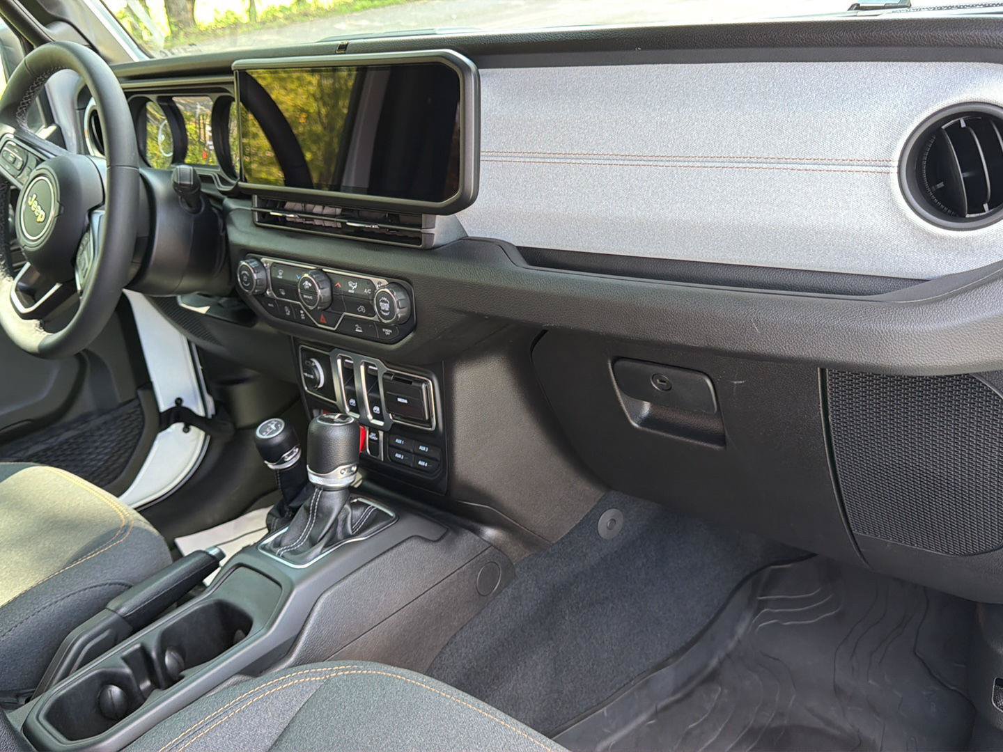 Used 2026 Jeep Wrangler Sport AWD/4WD image 27