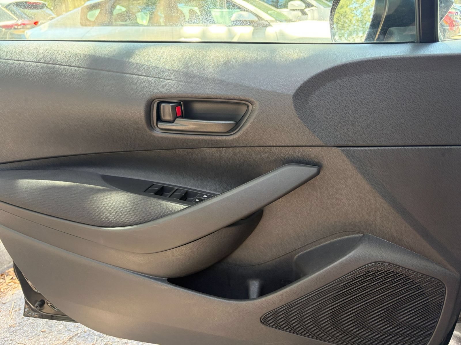 Used 2025 Toyota Corolla LE FWD image 18