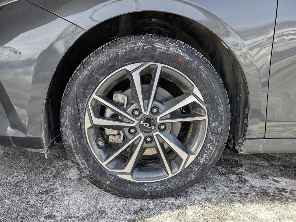 Used 2024 Kia Forte LXS image 11