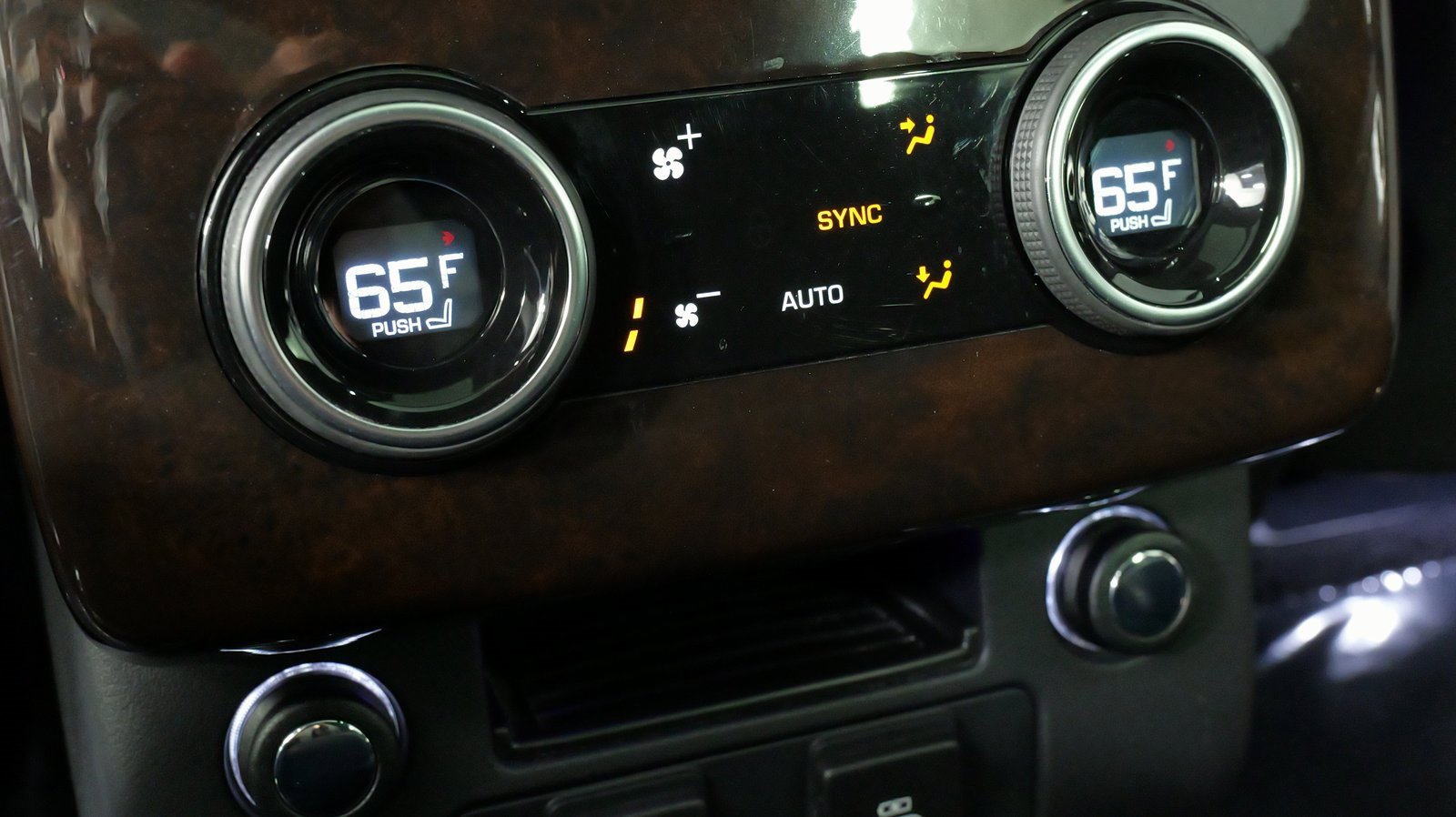 Used 2022 Land Rover Range Rover Westminster Edition image 38