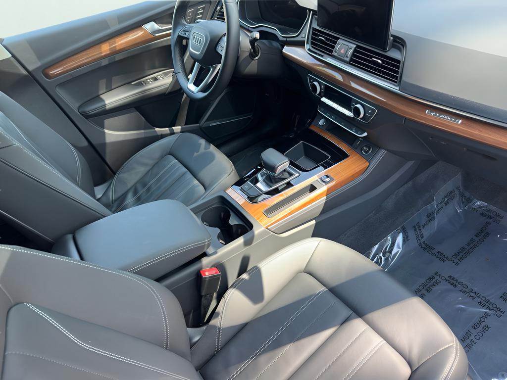 Used 2023 Audi Q5 Premium w/ Premium Plus Package AWD/4WD image 36