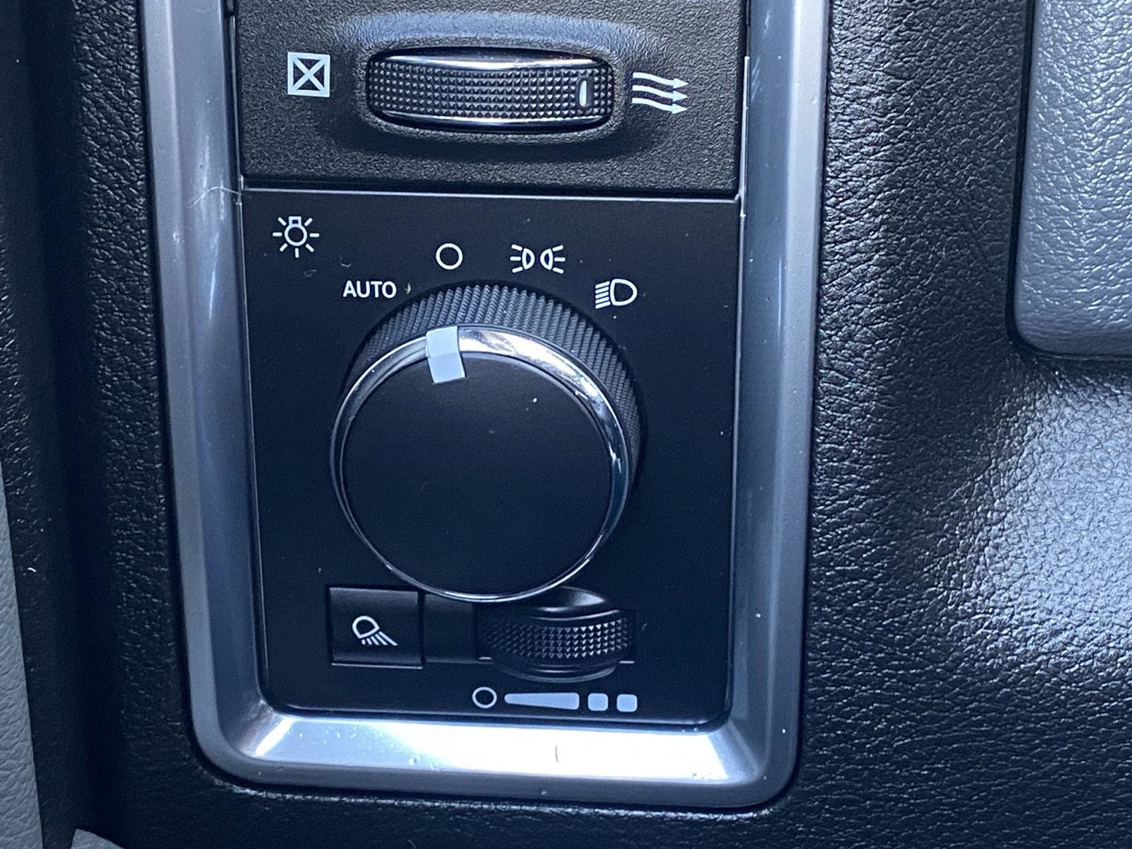 Used 2019 RAM 1500 Classic SLT RWD image 11