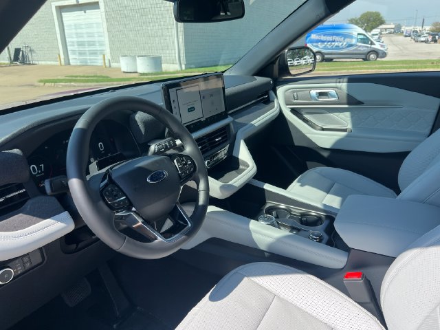 New 2027 Ford Explorer Platinum w/ LUX Leather Package AWD/4WD image 16