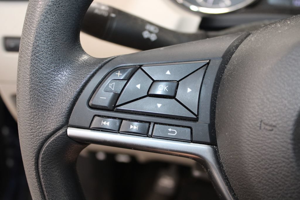 Used 2020 Nissan Rogue Sport SV FWD image 19